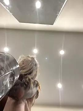 KissMeSasha from StripChat
