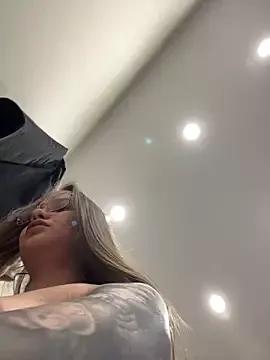 KissMeSasha from StripChat