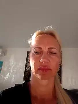 KissMiSveet from StripChat