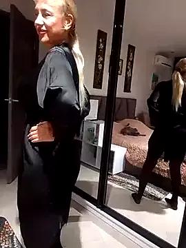 KissMiSveet from StripChat is Freechat