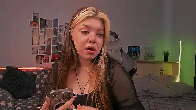 kissmywings from StripChat is Freechat