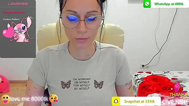 kissnicol32 from StripChat