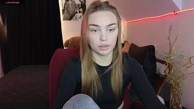 KitsyMoore from StripChat is Freechat