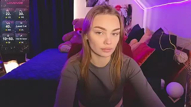 Explore our live girls sluts from our Custom and Multi clubs and checkout exclusive access to highly interactive content, such as shape, hair, titties, pussy type and many more.