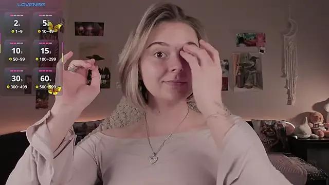 kitten_kween from StripChat is Freechat