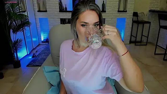 KittiLiza from StripChat