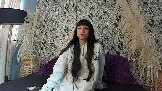 kitty-kryss from StripChat is Freechat