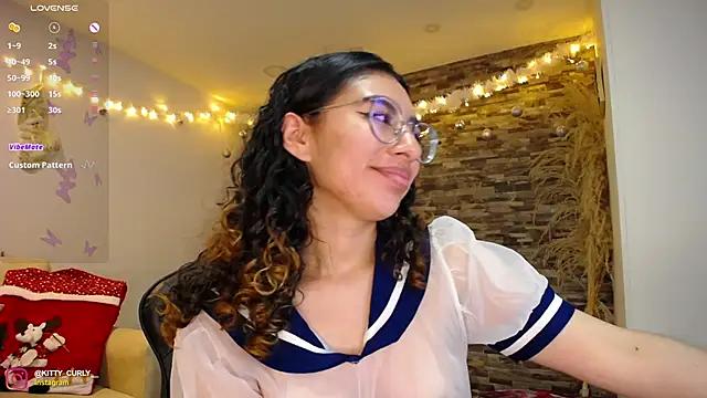 Kitty__Curly from StripChat