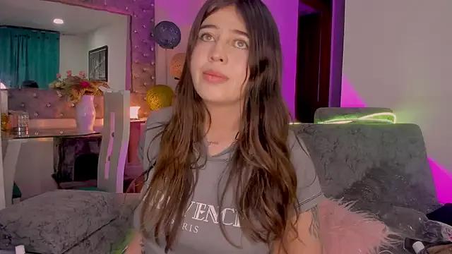 Explore our live girls sluts from our Custom and Multi clubs and checkout exclusive access to highly interactive content, such as shape, hair, titties, pussy type and many more.