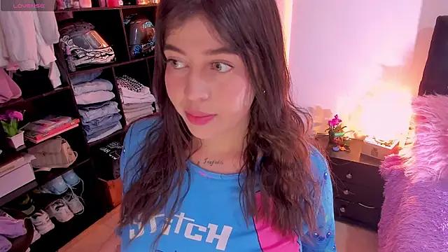 Explore our live girls sluts from our Custom and Multi clubs and checkout exclusive access to highly interactive content, such as shape, hair, titties, pussy type and many more.