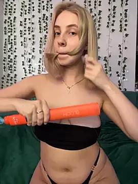 Kitty_Katrine from StripChat