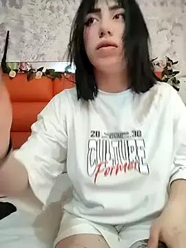 Kitty_Melodi from StripChat is Freechat