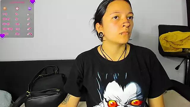 Kitty_ravee from StripChat