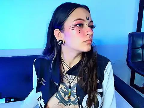 Kitty_ravee from StripChat