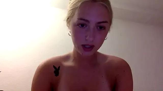 Kitty_Swetty from StripChat is Freechat