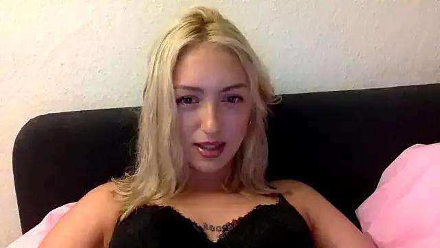 Kitty_Swetty from StripChat