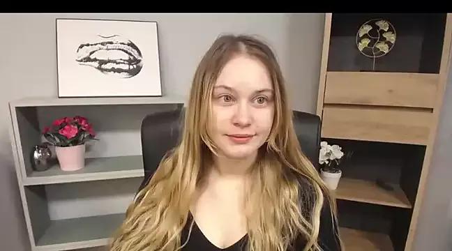 kitty_valeria from StripChat