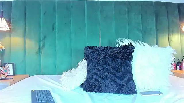 kittyy_milk_001 from StripChat is Freechat