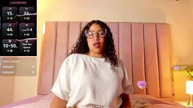 kiut_lili from StripChat is Freechat
