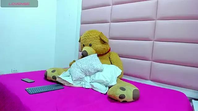 Klarissa69 from StripChat is Freechat