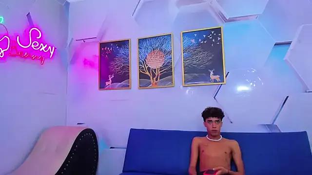 Kleo_and_thony webcams show profile image 