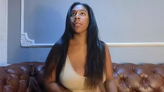 KloheCurvy from StripChat is Freechat