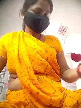 Km_pooja from StripChat is Freechat
