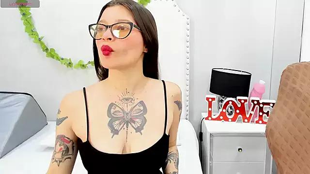 Explore our live girls sluts from our Custom and Multi clubs and checkout exclusive access to highly interactive content, such as shape, hair, titties, pussy type and many more.