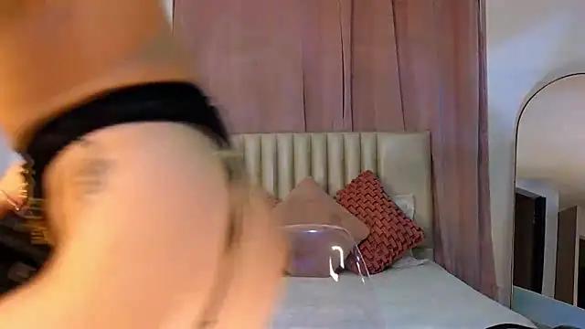 Explore our live girls sluts from our Custom and Multi clubs and checkout exclusive access to highly interactive content, such as shape, hair, titties, pussy type and many more.