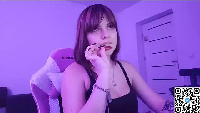 KristiBloom from StripChat is Freechat