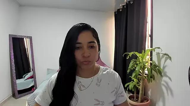 Explore our live girls sluts from our Custom and Multi clubs and checkout exclusive access to highly interactive content, such as shape, hair, titties, pussy type and many more.