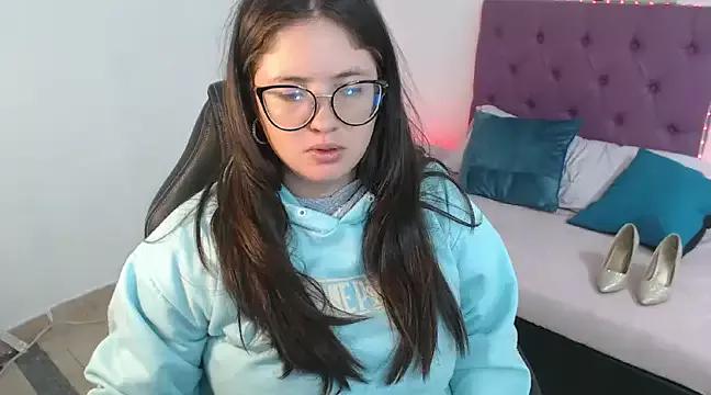 Explore our live girls sluts from our Custom and Multi clubs and checkout exclusive access to highly interactive content, such as shape, hair, titties, pussy type and many more.