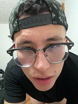Kurtxxx22 from StripChat is Freechat