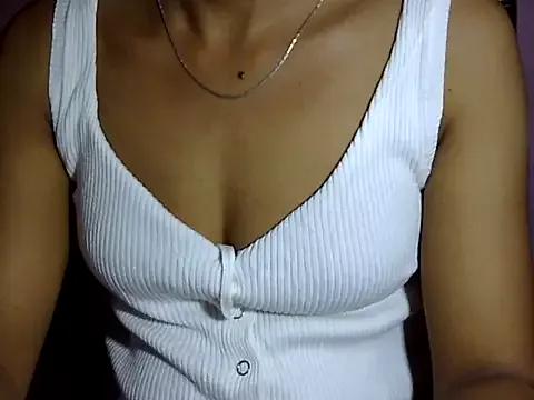 kusumbaby from StripChat