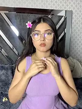 KyliePink_ from StripChat is Freechat