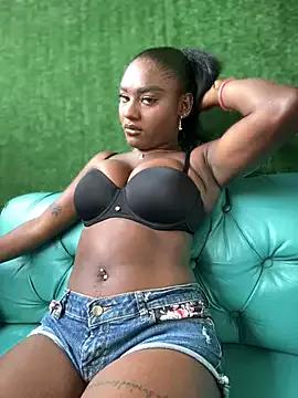 KylieWillis from StripChat is Freechat