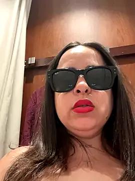 laarti from StripChat is Freechat