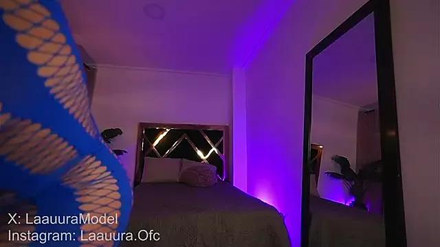 laauuraa1 from StripChat
