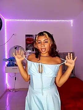 LABARBIEBLANCA from StripChat