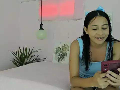 Explore our live girls sluts from our Custom and Multi clubs and checkout exclusive access to highly interactive content, such as shape, hair, titties, pussy type and many more.