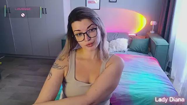 Explore our live girls sluts from our Custom and Multi clubs and checkout exclusive access to highly interactive content, such as shape, hair, titties, pussy type and many more.