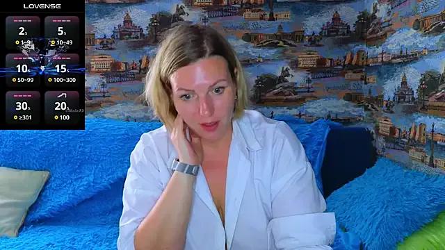 LadyLucky_ from StripChat is Freechat