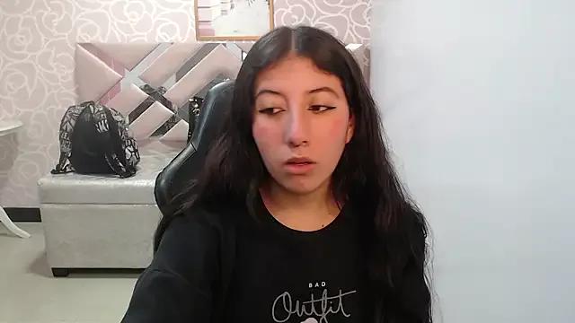 Explore our live girls sluts from our Custom and Multi clubs and checkout exclusive access to highly interactive content, such as shape, hair, titties, pussy type and many more.