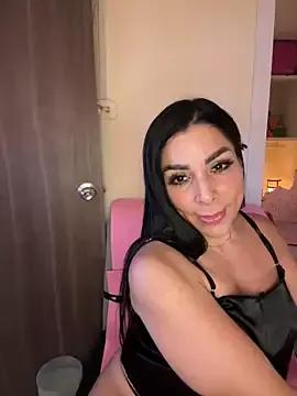 Explore our live girls sluts from our Custom and Multi clubs and checkout exclusive access to highly interactive content, such as shape, hair, titties, pussy type and many more.