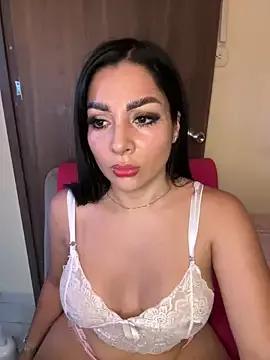 laemmarouse from StripChat is Freechat