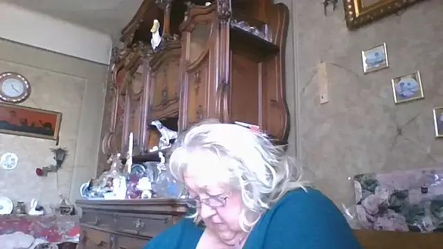 Explore our live girls sluts from our Custom and Multi clubs and checkout exclusive access to highly interactive content, such as shape, hair, titties, pussy type and many more.