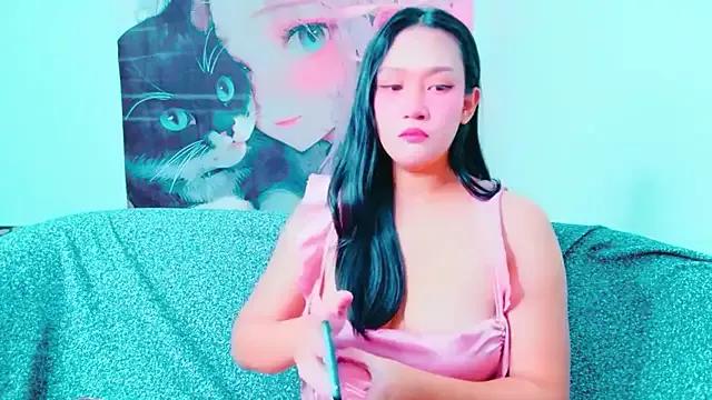 Lalacream12 from StripChat