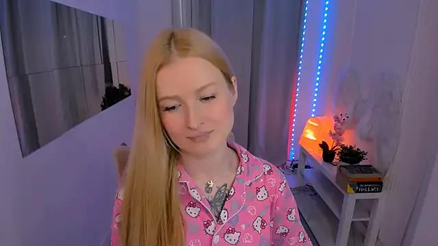 Laly_Peach from StripChat