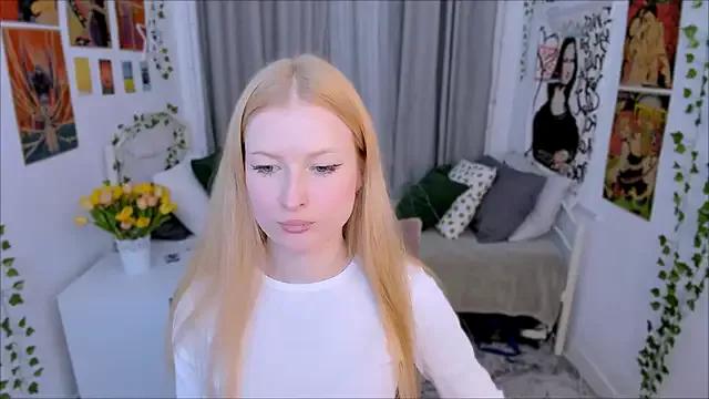 Laly_Peach from StripChat is Freechat