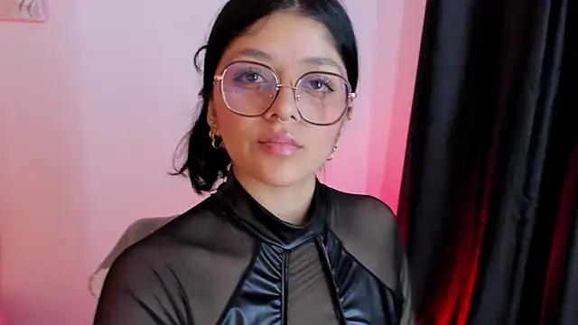 Explore our live girls sluts from our Custom and Multi clubs and checkout exclusive access to highly interactive content, such as shape, hair, titties, pussy type and many more.